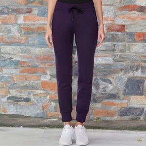 NWT, BlackBerry leggings in size Large